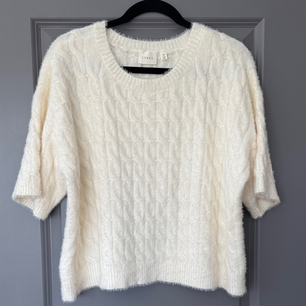 Cyrus Women's Soft Cream Cable Knit Sweater - Picture 3 of 6